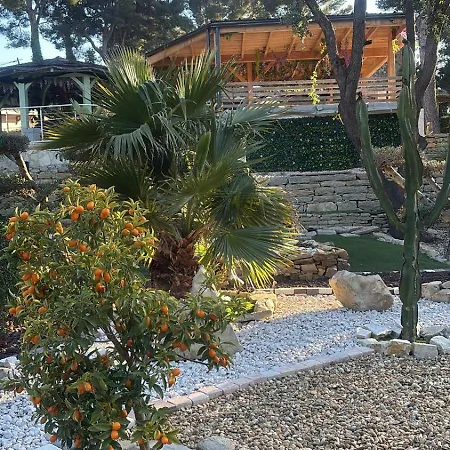 Brooklyn Rose Sanary-sur-Mer